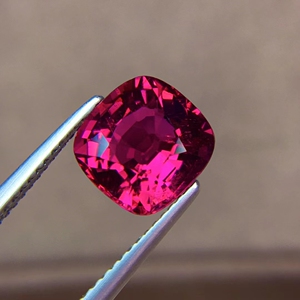 3克拉多 桃红色 天然卢比来红碧玺裸石戒面吊坠 玻璃体 方形