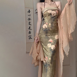 新中式改良版旗袍年轻款少女中国风复古油画挂脖吊带抹胸连衣裙女
