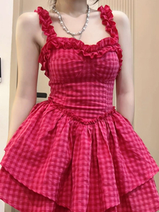 玫红色格纹吊带连衣裙女夏季高端精致三层花边甜美a字收腰蓬蓬裙