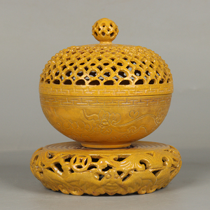 大清乾隆年制款土豪金黄釉镂空可旋转香薰 仿古瓷器古玩做旧摆件