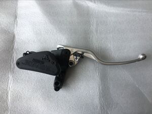 春风摩托车400nk650mt tr国宾前制动泵abs款西互前刹车上泵