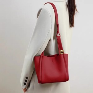 MK正品女包2024新款红色婚包真皮手提水桶包高级感时尚单肩斜挎包