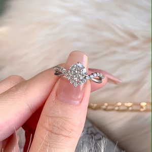 925纯银莫桑石戒指女士为爱加冕钻戒指仿真订婚结婚对戒婚礼道具
