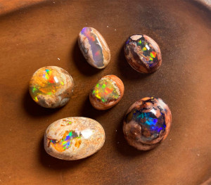 直播墨西哥彩宝天然欧泊围岩裸石优质性价比幻彩多颗