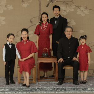 新款影楼亲子摄影服装一家六口中式复古全家福旗袍拍照工笔画礼服