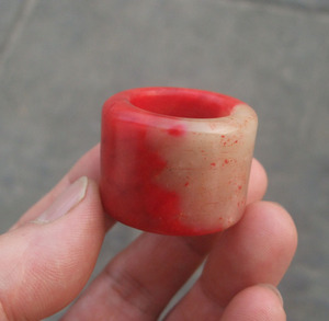 天然鸡血玉扳指红鸡血玉指环男大拇指鸡血红玉扳指红玉石戒指包邮