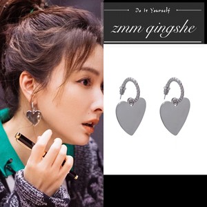明星大侦探吴昕同款耳环高级冷性风2022年新款潮爱心耳饰