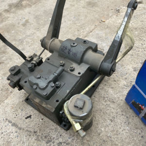 四轮拖拉机配件液压n提升器升降机牛头油缸活塞总成洛阳泰山中原0人