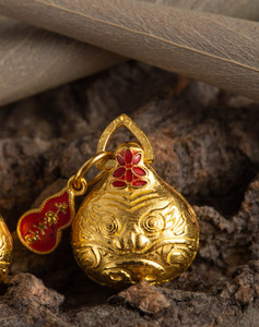 流光家999足金古法錾刻驱魔铃小铃铛吊坠有响声黄金纯金项链