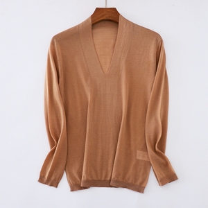 70%羊毛30%真丝外单新款舒适轻薄款v字和尚领长袖针织毛衣女上衣