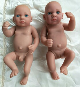 外贸尾单五关节可活动全胶男女性别款可入水洗澡高仿真婴儿娃娃