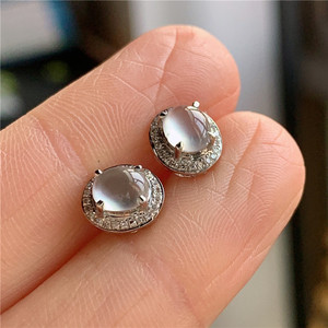 1月新品 鸿玉翡翠18k金镶嵌冰种起光白冰蛋面耳钉一对出 e50104