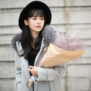 小镇姗姗呢子大衣