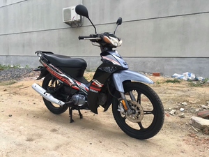 弯梁摩托车二手雅马哈c8 i8 u8 110cc新大洲本田威武赛驰燃油整车