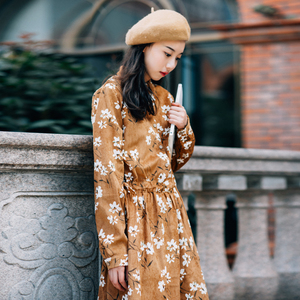 复古碎花文艺范连衣裙