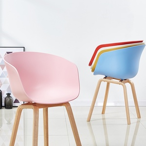 黑尔北欧丹麦创意扶手餐椅现代简约休闲靠背实木椅洽谈会议办公椅