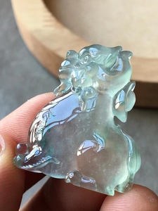 苏工翡翠吊坠