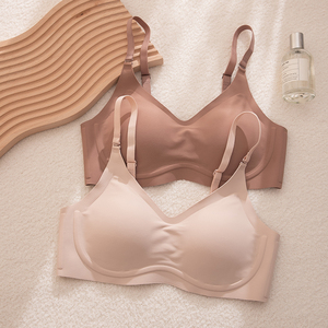 固定杯无痕乳胶内衣女小胸聚拢新款2021爆款胸小薄款文胸夏天胸罩