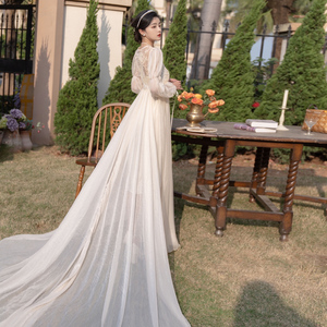 晨袍新娘婚礼高级感长款法式白色梦幻复古蕾丝开衫仙女拖尾礼服裙