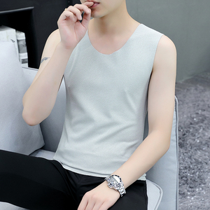 小背心男打底