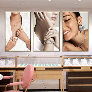 珠宝店装饰画戴首饰美女海报挂画首饰店专柜店模特戒指工艺品壁画
