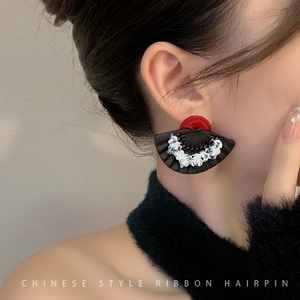 中国风浮雕扇子耳环女小众设计感复古气质耳钉高级感浮夸个性耳饰