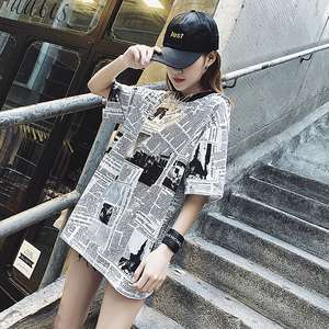 ins半袖抖音同款女生夏季报纸短袖t恤女原宿风宽松复古街拍中长款