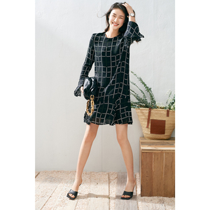 亲和素女装连衣裙