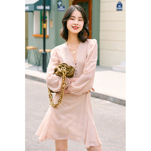 亲和素女装连衣裙