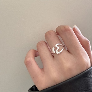 镂空爱心戒指女2023年新款时尚个性小众设计心形指环戒开口可调节