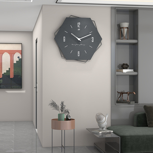 创意钟表客厅意式简约现代挂钟家用时尚2022新款餐厅时钟挂墙壁灯