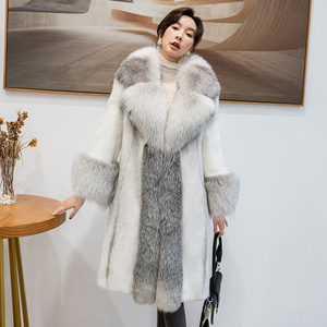 大狐狸毛领貂皮大衣