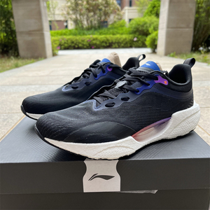 lining/李宁女子新款超轻18透气减震回弹专业跑步鞋armr008-2