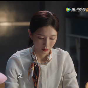 三十而已江疏影王漫妮明星同款白色打底衬衫女
