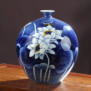 蓝色手绘新款陶瓷花瓶摆件景德镇客厅插花家居中式装饰收藏工艺品