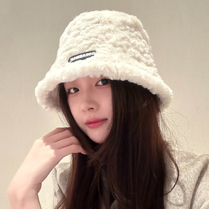 白色渔夫帽女日系