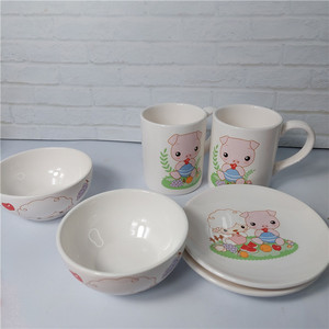 儿童餐具套装 小羊小猪卡通彩绘贴花餐具杯子碟子碗