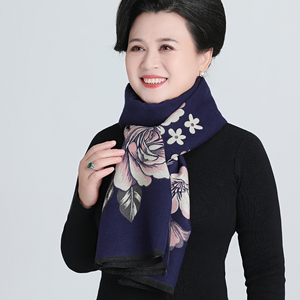 妈妈围巾女冬季长款中老年仿羊绒加厚保暖奶奶老人披肩装饰围脖