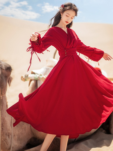 复古红色民族风连衣裙女草原沙漠长裙拍照旅游青海湖茶卡盐湖裙子