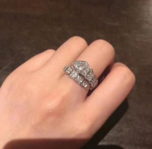 正品18k金满钻宽版蛇戒白金玫瑰金镶钻蛇头蛇骨戒指男女情侣对戒