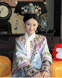 甄嬛传孙俪华妃同款古装清朝格格服旗服皇后服古代女格格服演出服