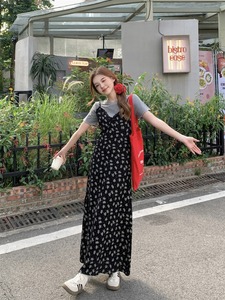 kumikumi时尚套装女内搭短袖套头T恤夏季吊带碎花裙连衣裙两件套