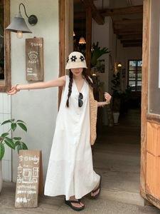 kumikumi日系白色V领无袖连衣裙女装夏季新款宽松气质A字裙长裙子
