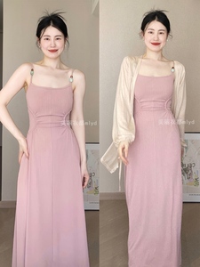 大码法式粉色针织吊带连衣裙女夏季设计感褶皱收腰显瘦气质长裙子