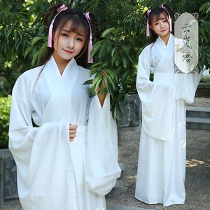纯白汉服女