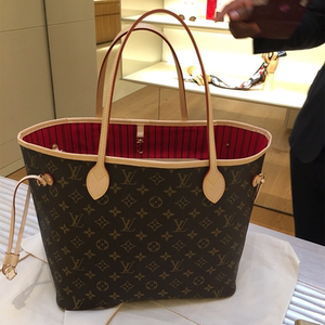 lv女包大包经典