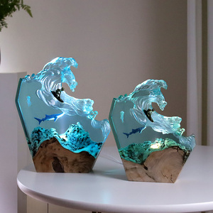 家居装饰鲸鱼水母办公室桌面艺术海洋冲浪实木树脂夜光灯摆件礼品