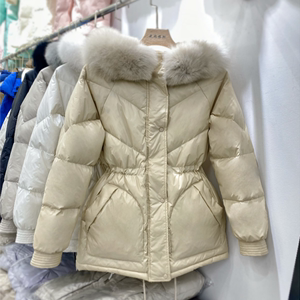 2022年新款冬季短款羽绒服女韩版休闲时尚小个子大毛领收腰外套潮