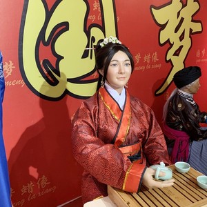 蜡像定制仿真人1比1电动机器人倒茶美女人物硅胶像景区店铺门摆件