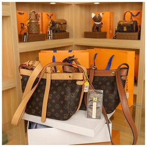 路易希努尔正品女包zv老花斜挎高级感休闲韩版水桶软皮单肩包